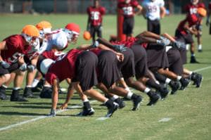 taking precautions for football players at risk of heat stroke