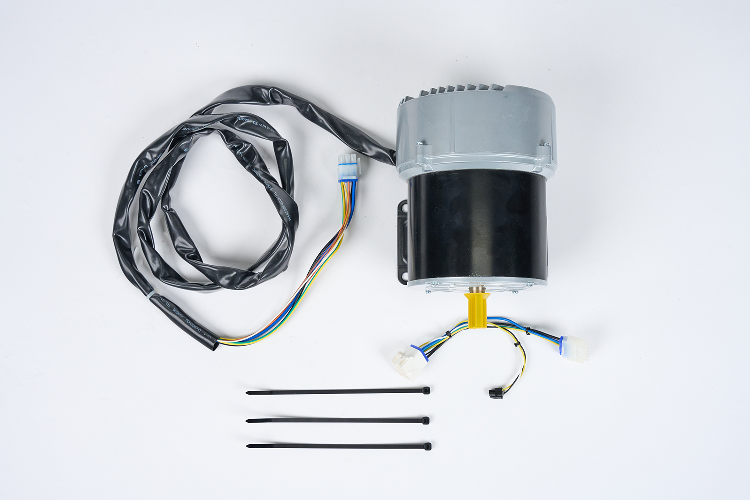 Electric replacement motor for APEX™ 6500 or Jetstream™ 270 on white background. Features silver top, black body, colored wires, cable, connectors; with three zip ties below.